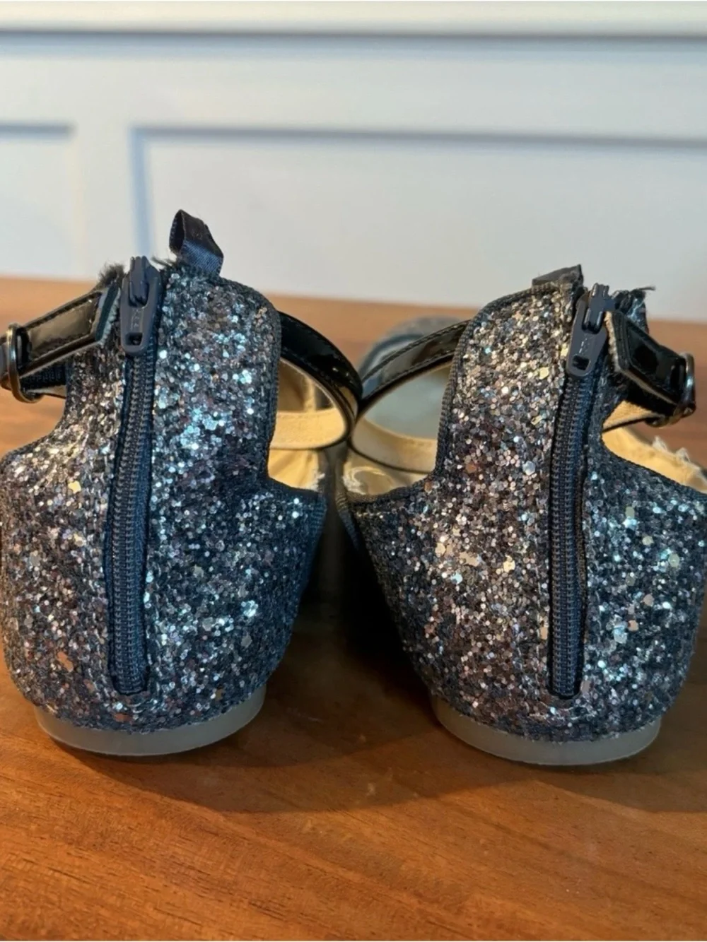 Gap Kids Silver Sparkle Glitter Ankle Strap Mary Jane Ballet Flats Shoes Size 4